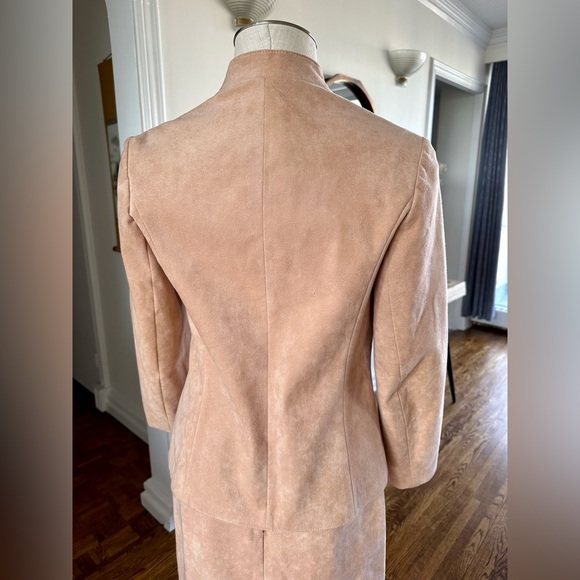 Vintage faux suede pale pink suit skirt set size 6 - Picture 3 of 16